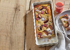 Vanilla-rhubarb cake with plums