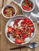 Rhubarb and strawberry crumble with yogurt