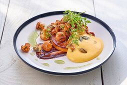 Roasted pumpkin with chanterelles