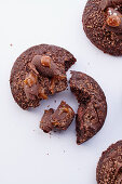 Chocolate cookies with caramel