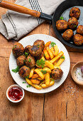 Pumpkin meatballs with chips