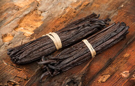 Vanilla pods, tied together