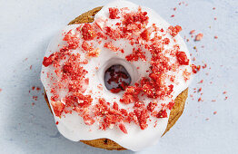 Vegan gingerbread doughnuts with freeze-dried strawberries