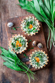 Wild garlic tarts with eggs