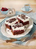 Ruck-zuck black forest cake squares