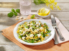 Green bean salad with sweetcorn, almonds and feta