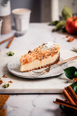 Apple cheesecake with cinnamon crumble