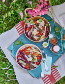 Gebratener Spargelsalat mit Pecorino und Tomaten-Dressing