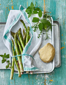 Tart dough, green asparagus and herbs