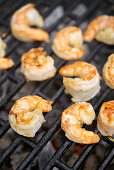 Grilling marinated prawns without shells