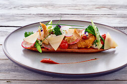 Poultry and vegetable tartine