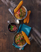 Korsische Rüben-Grünkohlsuppe mit Schinken