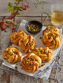 Caramel knots with pistachios