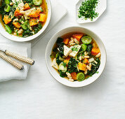 Cannellini-Bohnen-Suppe mit Tofu und Silberrüben