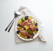 Bacon chicken with leek and colourful cauliflower