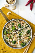 Pasta with roast chicken and broccoli