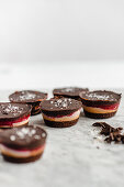 Schokoladen-Erdnussbutter- Himbeer-Cupcakes