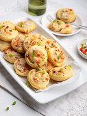 Puff pastry buns with vegan cream cheese, pepper and cucumber