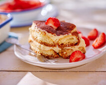 Tiramisu mit Erdbeeren und Verbene