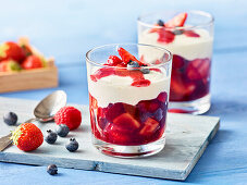Berry compote with yoghurt