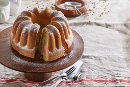 Bundt cake with pistachios and raspberries