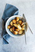 Roast potatoes with dill