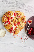 Strawberry yeast buns 'Mother's Day Edition'