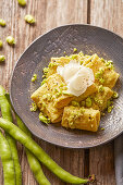 Paccheri mit Saubohnencreme und Topinambur-Chips