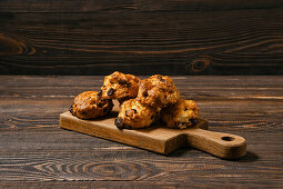 Oat biscuits with sultanas