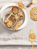 Crispy caramel cookies with almonds