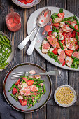 Asparagus and strawberry salad with chicken and mozzarella