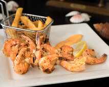 Grilled scampi with chips