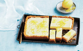 Lemon tart with crispy base