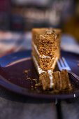 Walnut tart with cream layer