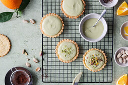 Shortbread with pistachio cream