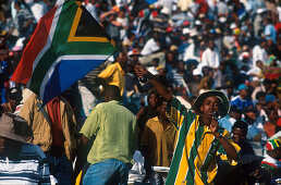 Fußballfans im Soweto-Stadion, Johannesburg Südafrika