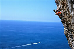 Rockclimbing, Gerda Raffetseder, Galactica 7a Muzzerone, Cinque Terre, Italy