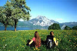 Girls Hiking, Traun Lake, Traunstein Mtn. Salzkammergut, Austria