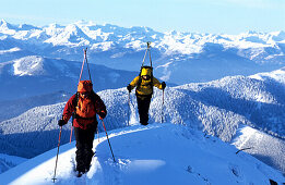 Two alpinists moving up on ridge, Angerstein, Gosaukamm, Austria