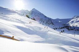 People skiing in Kuehtai, end of the Edelweissabfahrt, Kuehtai, Tyrol, Austria