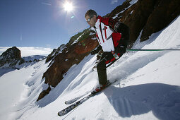 Skiing, Tiefenbachferner, Skifahrer auf dem Tiefenbachferner, Soelden, Oetztal, Austria Soelden, Oetztal, Oesterreich