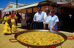 Feria del Vino Fino, Paella, Puerto de Sta. Maria, Provinz Cadiz Andalusien, Spanien