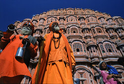 People in front of the Palace of the Winds in the sunlight, Jaipur, Rajasthan, India, Asia