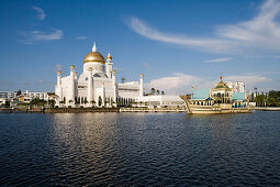 Omar Ali Saifuddien Mosque, Bandar Seri Begawan, Brunei Darussalam