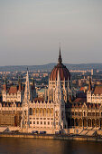 Parliament and Danube river, View over the Danube river to the Parliament, Pest, Budapest, Hungary