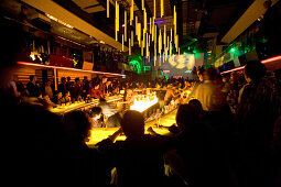 VIP Room Bar and Disco,trend bar, club, bar, disco, chic, trendy, dance, flirt, lichtshow, Lichteffekte, party szene, Partyworld, Theke, video screen