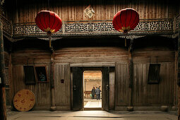 Blick in den traditionellen Innenhof eines Hauses im Dorf Hongcun, Huang Shan, China, Asien