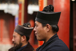 Taoist monk and his cap with opening for his long hair, Azure Cloud Temple, Tai Shan, Shandong province, Taishan, Mount Tai, World Heritage, UNESCO, China, Asia