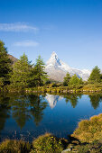 Spiegelung von Matterhorn, 4478 m, im Grindjisee 2334 m, Zermatt, Wallis, Schweiz