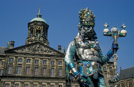 Strassenkünstler vor Königspalast, Dam, Amsterdam, Holland, Europa